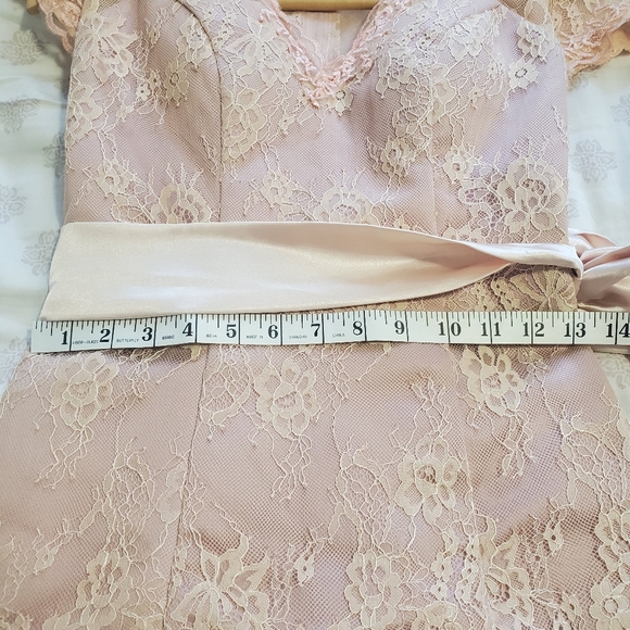 Vintage Lace Dress - Picture 6 of 6
